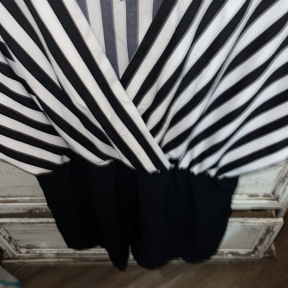 NWOT shein cute black and white striped romper size one x really cute - Picture 6 of 8